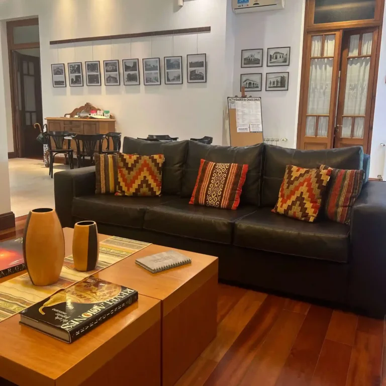 Interior de la sala hotel en Chascomús