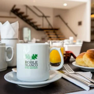 Desayuno en Hotel Roble Blanco